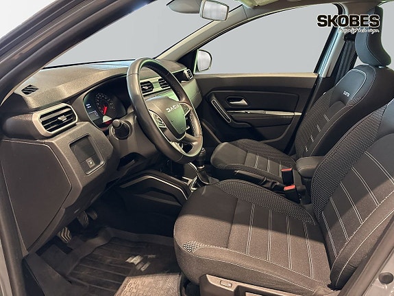 Dacia Duster 8 of 23