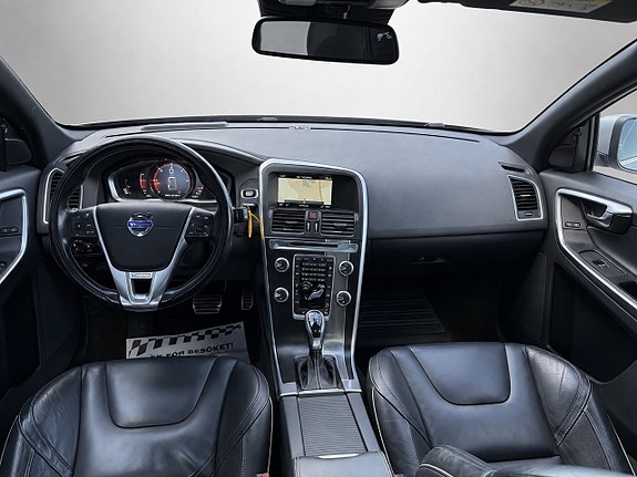 Volvo XC60 8 of 12
