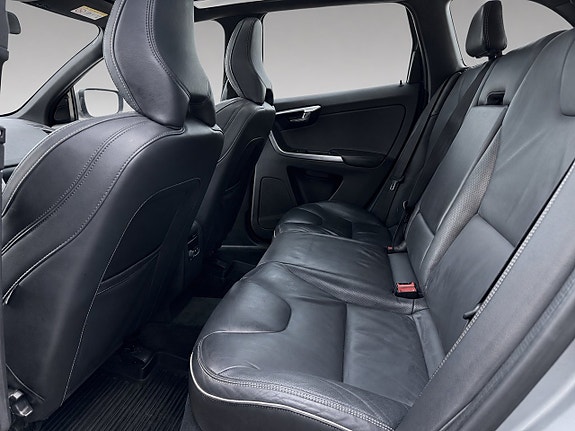 Volvo XC60 10 of 12