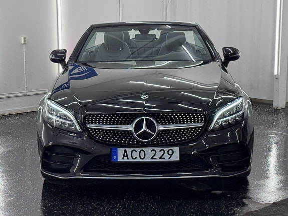 Mercedes-Benz C200 2 of 20