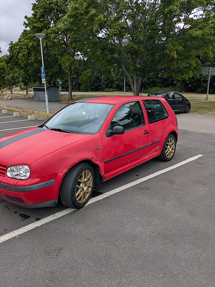 Volkswagen Golf IV 2 of 10