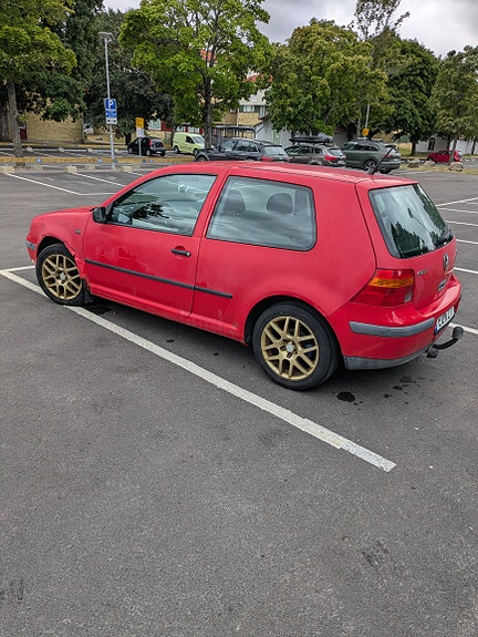 Volkswagen Golf IV 3 of 10