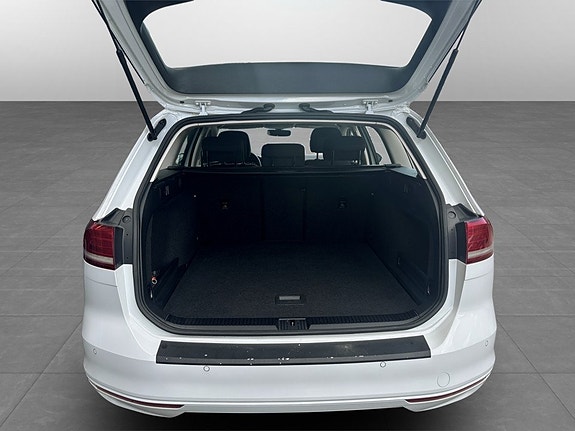 Volkswagen Passat 15 of 15
