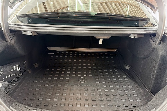 Mercedes-Benz E200 20 of 20