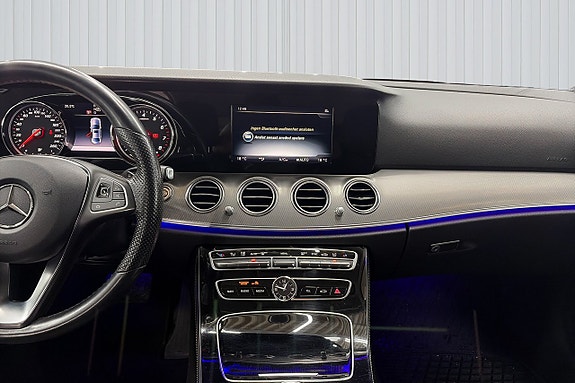 Mercedes-Benz E200 11 of 20