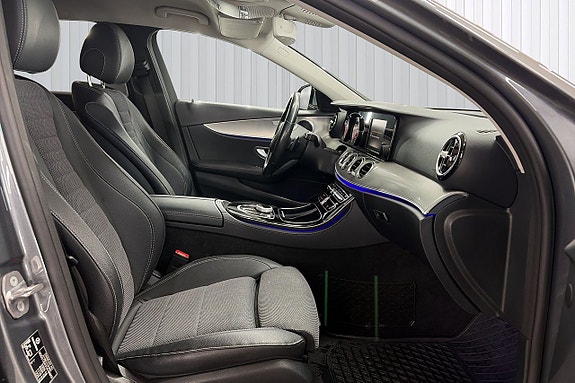 Mercedes-Benz E200 18 of 20