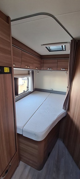 Weinsberg Carasuite 650 MF "dragkrok, franskbädd" 5 of 15