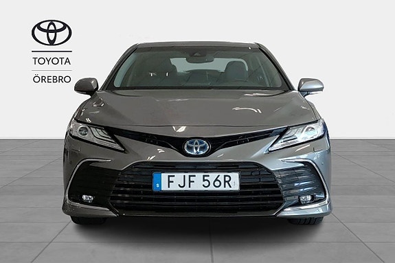 Toyota Camry 6 of 11