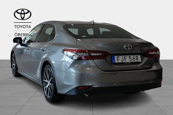 Toyota Camry 4 of 11