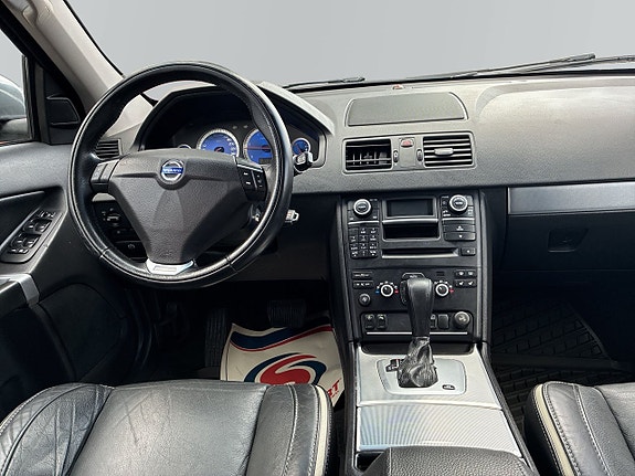 Volvo XC90 6 of 12