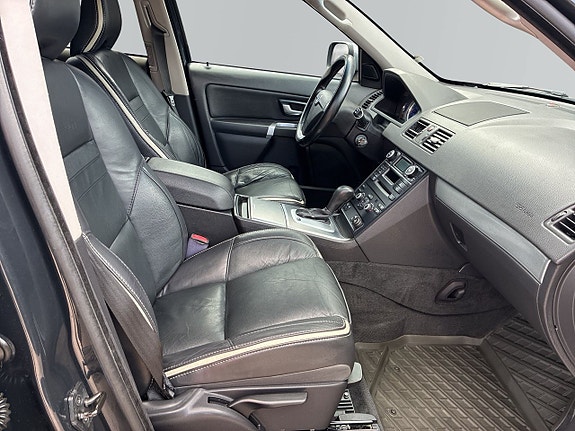 Volvo XC90 8 of 12