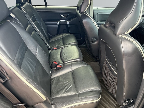 Volvo XC90 7 of 12