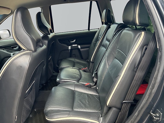 Volvo XC90 9 of 12