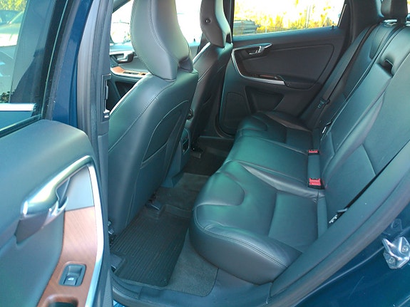 Volvo XC60 6 of 12