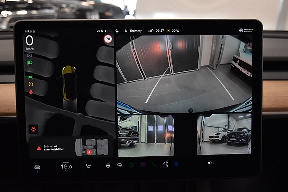 Tesla Model Y 22 of 24