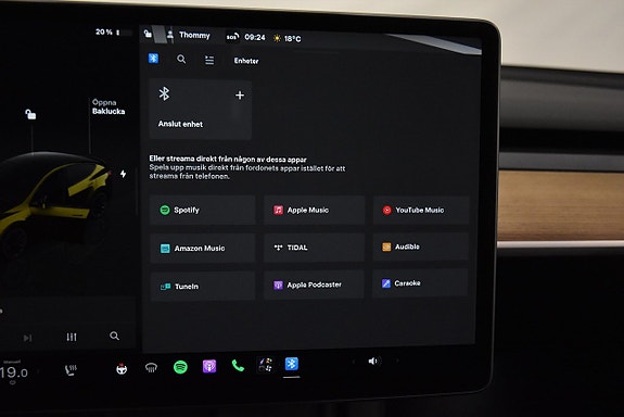 Tesla Model Y 20 of 24
