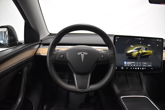 Tesla Model Y 2 of 24