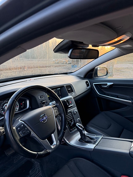 Volvo V60 8 of 9