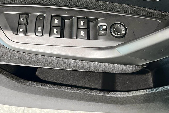 Peugeot 308 15 of 17
