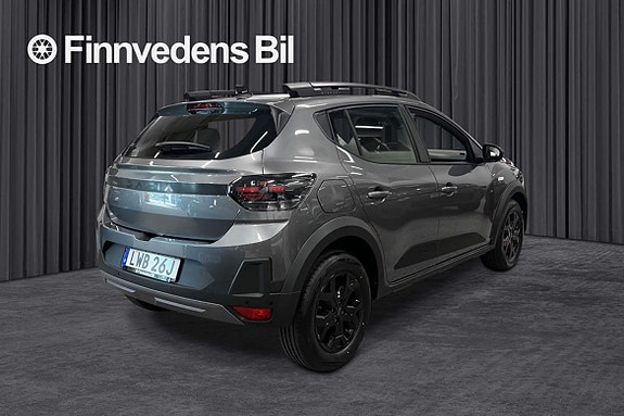 Dacia Sandero Stepway 2 of 15