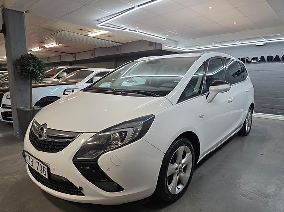 Opel Zafira Tourer 2 of 8