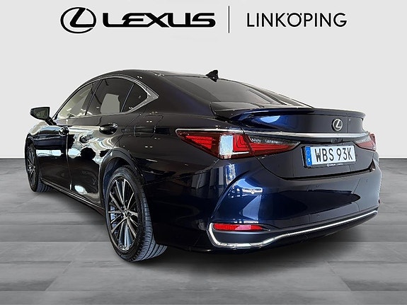 Lexus ES300h 2 of 14
