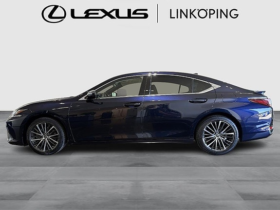 Lexus ES300h 3 of 14