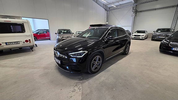 Mercedes-Benz GLA200 11 of 29