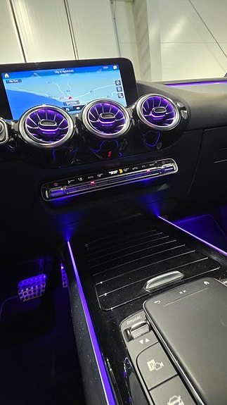 Mercedes-Benz GLA200 22 of 29