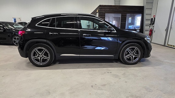 Mercedes-Benz GLA200 5 of 29