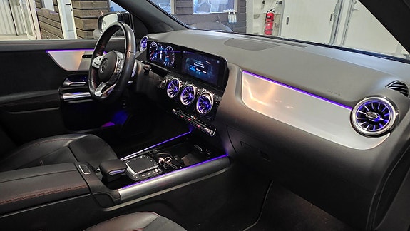 Mercedes-Benz GLA200 14 of 29