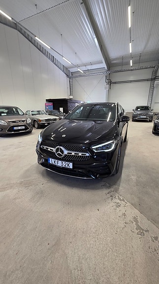 Mercedes-Benz GLA200 10 of 29