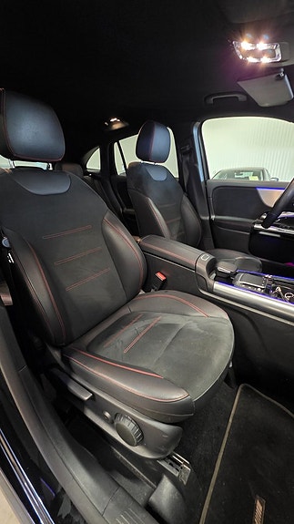 Mercedes-Benz GLA200 15 of 29