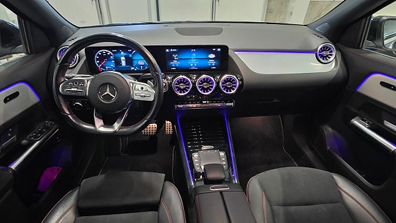 Mercedes-Benz GLA200 25 of 29