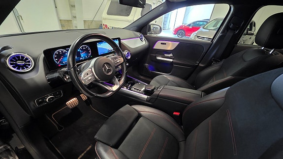 Mercedes-Benz GLA200 16 of 29