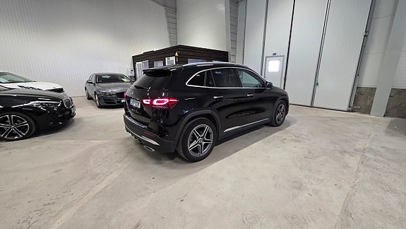 Mercedes-Benz GLA200 13 of 29