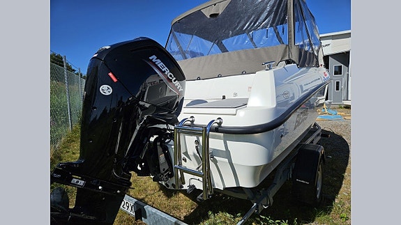 Bella 550 BR 2023 Mercury F115 2023 3 of 4