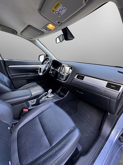 Mitsubishi Outlander 21 of 28
