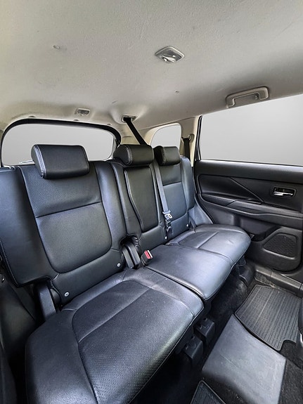 Mitsubishi Outlander 23 of 28