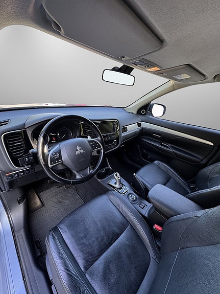 Mitsubishi Outlander 14 of 28