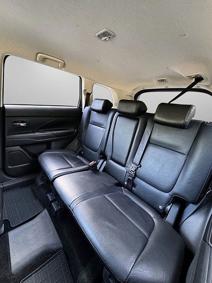 Mitsubishi Outlander 22 of 28