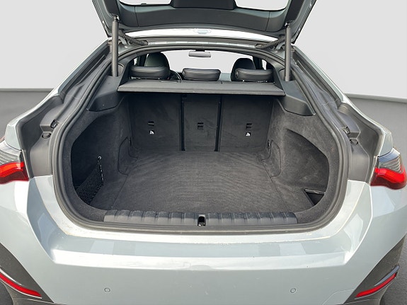 BMW i4 14 of 18