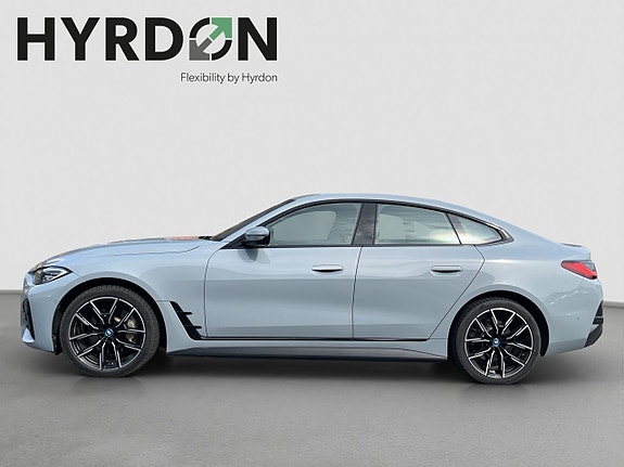 BMW i4 7 of 18