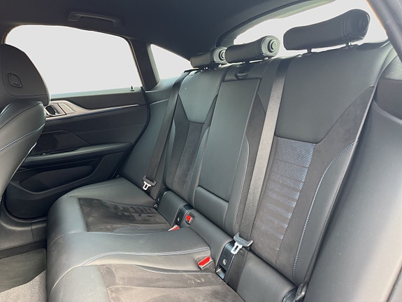 BMW i4 11 of 18