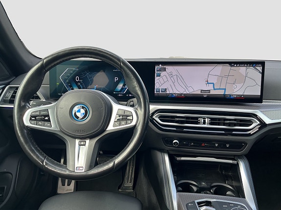 BMW i4 9 of 18