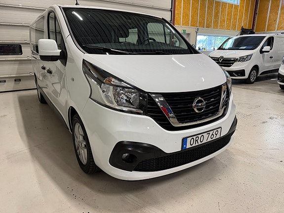 Nissan NV300 5 of 15
