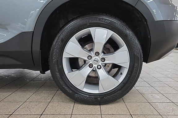 Volvo XC40 17 of 21
