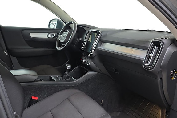 Volvo XC40 7 of 21