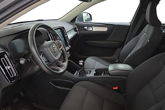 Volvo XC40 14 of 21