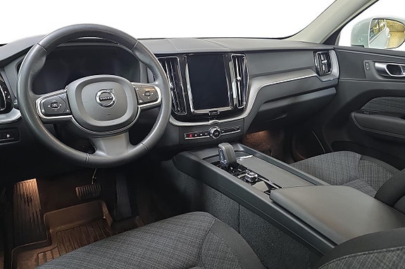 Volvo XC60 10 of 24